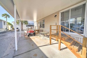 Outdoor dining - 639 Octopus Lane - Newly Updated with Fabulous Covered Porch! (Panama City Beach)