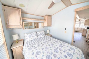 1 bedroom, WiFi - 639 Octopus Lane - Newly Updated with Fabulous Covered Porch! (Panama City Beach)