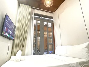 Comfort Room, 1 Queen Bed, Non Smoking (001) - Luxhome (Ho Chi Minh City)