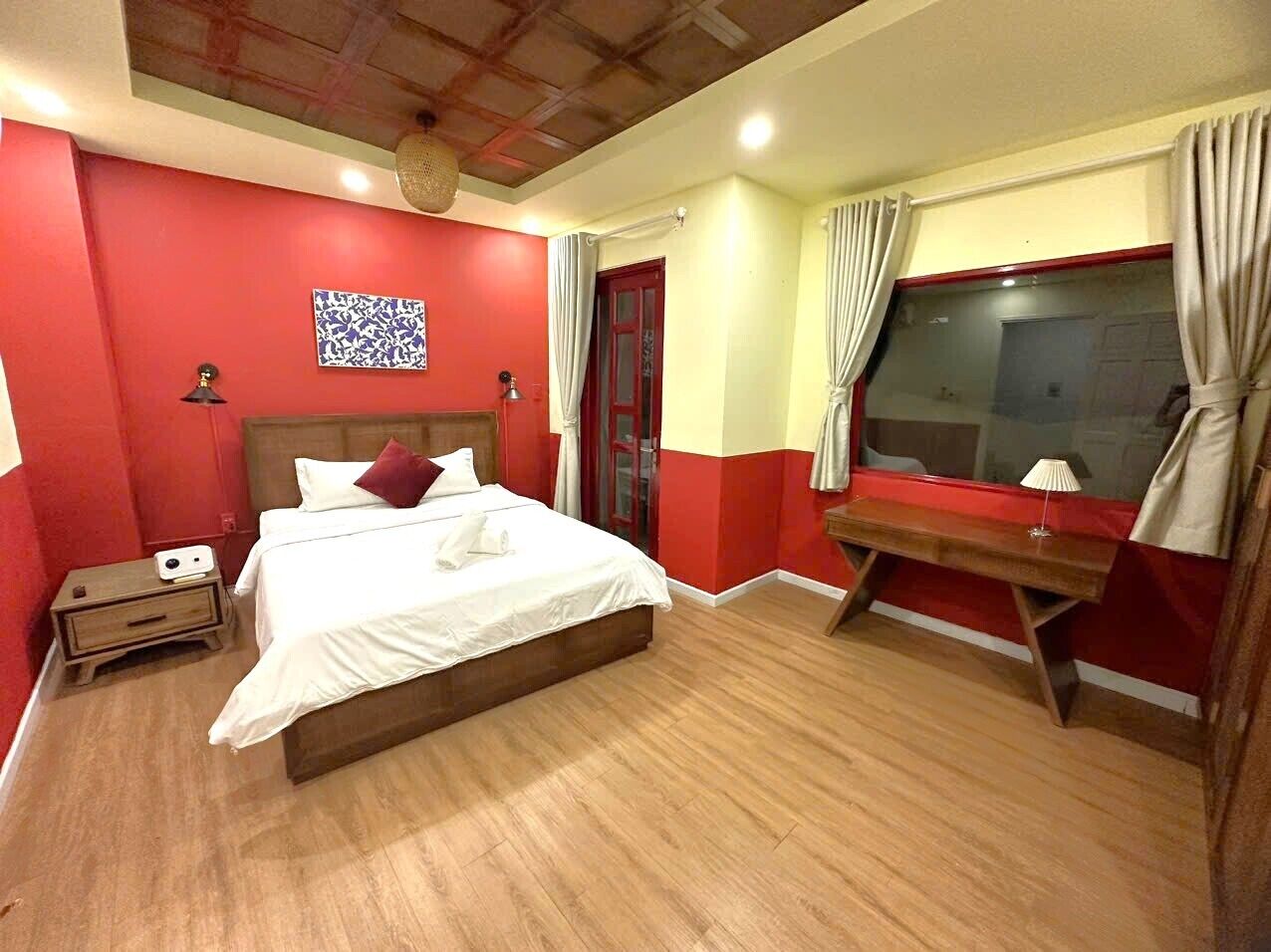 Deluxe Room, 1 Queen Bed, Balcony, City View (201)