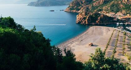 Studio indépendant avec vue panoramique sur le golfe du Valinco