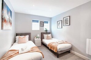 2 bedrooms, desk, iron/ironing board, free WiFi