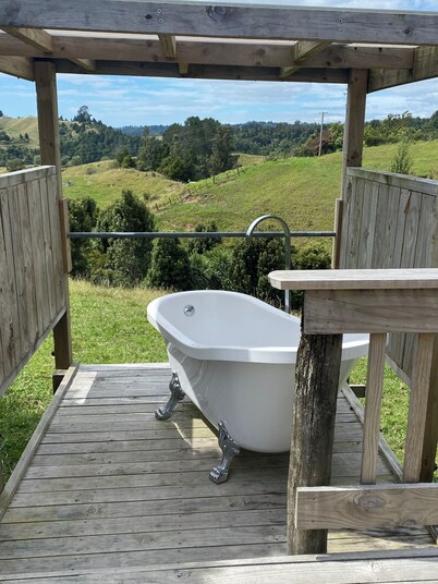 Secluded Romantic Retreat – Stunning Views & Outdoor Bath
