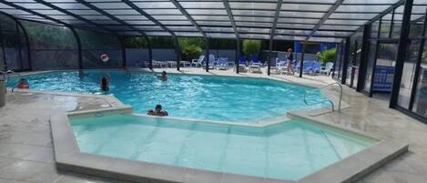 Innenpool, beheizter Pool