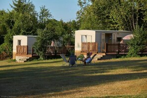 المنطقة المحيطة بالمنشأة