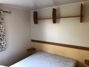 3 室のベッドルーム、WiFi