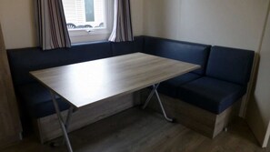 Dining - Camping 4 étoiles - Piscine  - ccb0cfh (Angles)