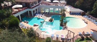 ZEcamping 4* animaux acceptés hammam sauna piscine et soirées animées