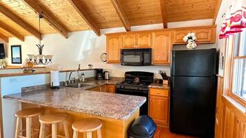 Paper towels, dining tables