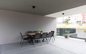 Outdoor dining - Amazing apartment in Podstrana with WiFi (Podstrana)
