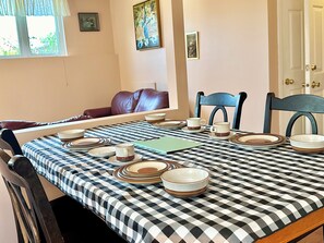 Dining - Entire Spacious Tranquil Unit w/FREE Parking (Ottawa)