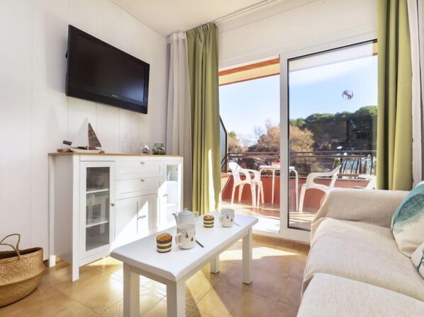 Living room - Global Salines Xvii - By Global Rental Holidays 18783 (Torroella de Montgrí)