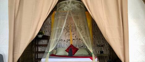 4 bedrooms, bed sheets