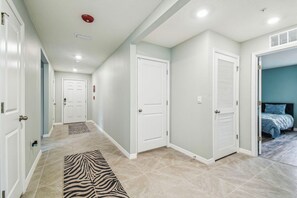 4 habitaciones, tabla de planchar con plancha y wifi gratis 