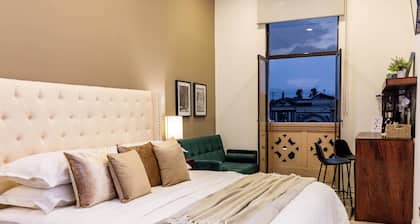 Central Park Jr. Suites