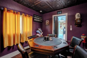 Lobby - New!  Hidden- Speakeasy-penny floor. 3bd 3bath Boat dock & Walk 2 town FABULOUS (Matlacha)