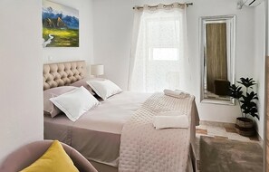 2 chambres, lit parapluie, Wi-Fi gratuit, draps fournis