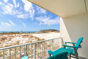 Property grounds - Direct Beachfront Getaway – Ground Level, Sleeps 6 (Gulf Shores)