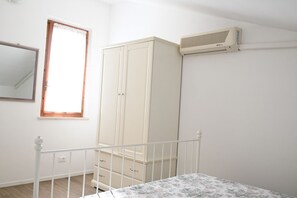 1 bedroom, bed sheets - M425 – Marcelli, two-room apartment on two levels with terrace (Marcelli)