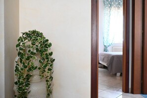 1 bedroom, bed sheets