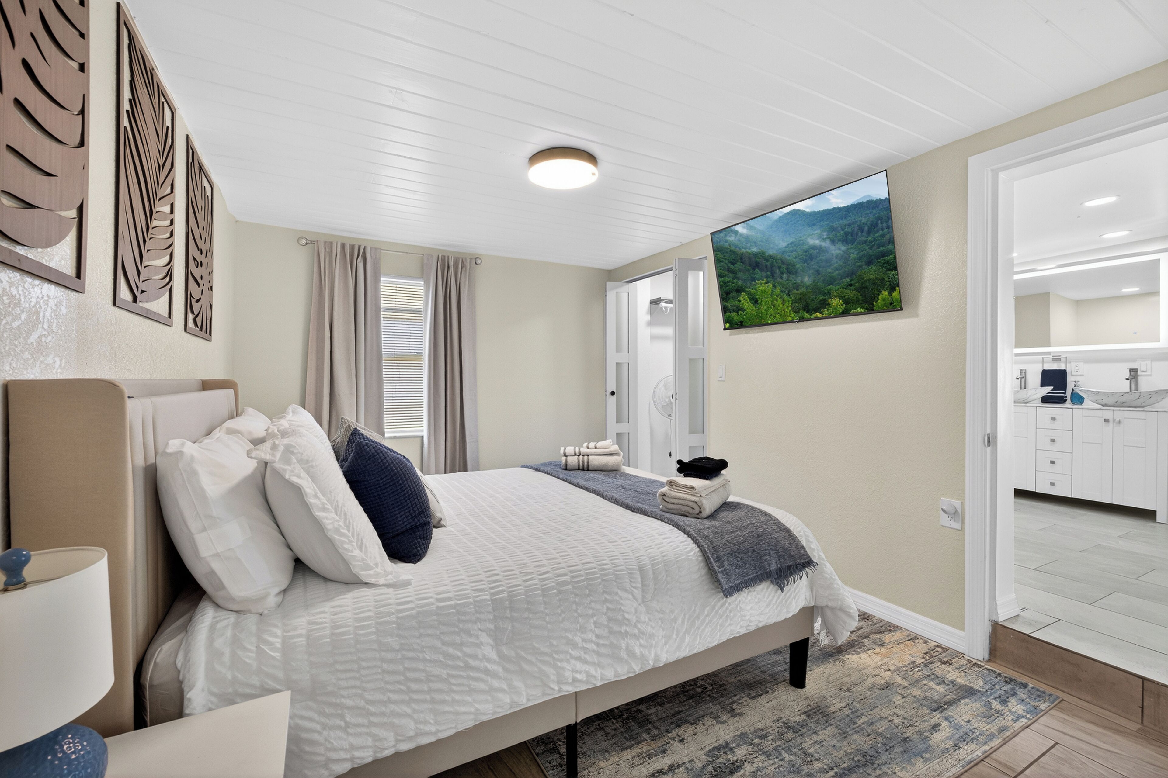 4 chambres, bureau, Wi-Fi gratuit, draps fournis