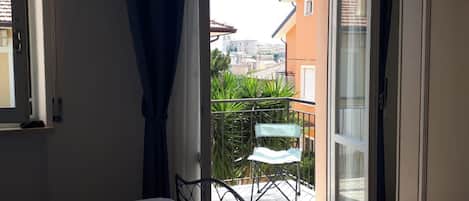 2 bedrooms, bed sheets