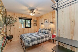 3 bedrooms, free WiFi, bed sheets, wheelchair access