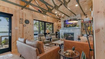 TV connectée, cheminée