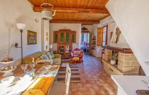 TV - 1 bedroom beautiful apartment in Sorano (Sorano)
