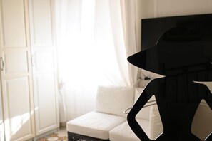 TV - P050 - Porto Recanati, elegant three-room apartment in the historic center (Porto Recanati)