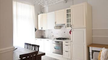 Kühlschrank, Ofen, Geschirrspüler