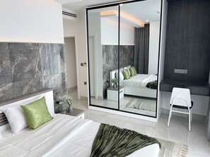 2 chambres, fer et planche à repasser, Wi-Fi, draps fournis