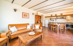 TV - Cozy apartment in Collesano (PA) (Collesano (PA))