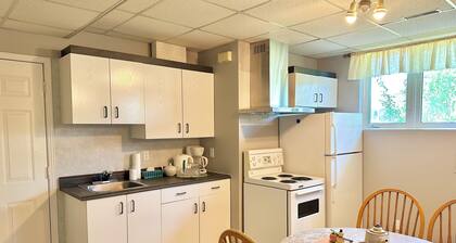 Elegant Spacious Private Unit w/FREE parking. Perfect for Family Stay!