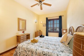 2 slaapkamers, een strijkplank/strijkijzer, wifi, beddengoed