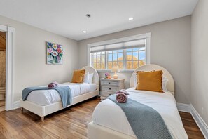 7 habitaciones, escritorio, wifi y ropa de cama 
