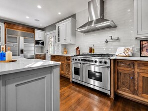 Coffee/tea maker, fridge, microwave, oven - Baronwood Oasis | Pool + Arcade Mega Estate (Sheboygan)