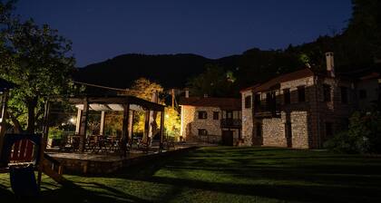 Standard Family – Chryssopileia: Zimmer mit Bergblick, privater Terrasse und WLAN