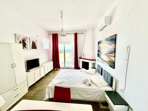 1 habitación, tabla de planchar con plancha, wifi gratis y ropa de cama