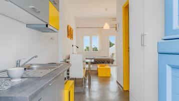 Fridge, oven, stovetop, highchair