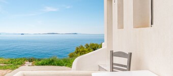 Apartment 'Gefyra' with Sea View, Wi-Fi and Air Conditioning