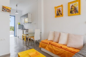 Televisión y chimenea 