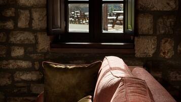 Télévision, cheminée