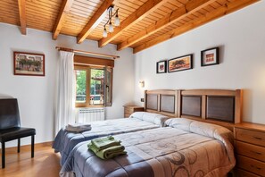 2 bedrooms, iron/ironing board, free WiFi, bed sheets - Country House 'Nuberu' with Mountain View, Wi-Fi and Air Conditioning (Soto de Dueñas)