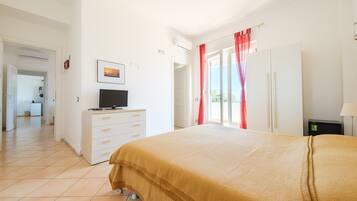 3 bedrooms, free WiFi, bed sheets