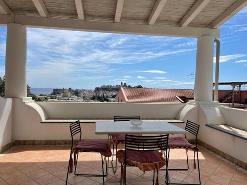 Apartment 'Suite De Pasquale 3 Camere' with Sea View, Wi-Fi and Air Conditioning