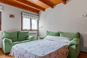 2 dormitorios, tabla de planchar con plancha, wifi gratis y ropa de cama