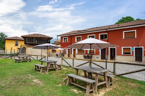 Casa rural 'El Trasgu' con vistas a la montaña, piscina y barbacoa
