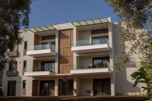 Exterior - Studio 'Elfam City Suite A' with Shared Terrace, Wi-Fi and Air Conditioning (Lefkada Town)