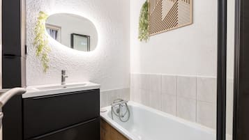 Douche, sèche-cheveux